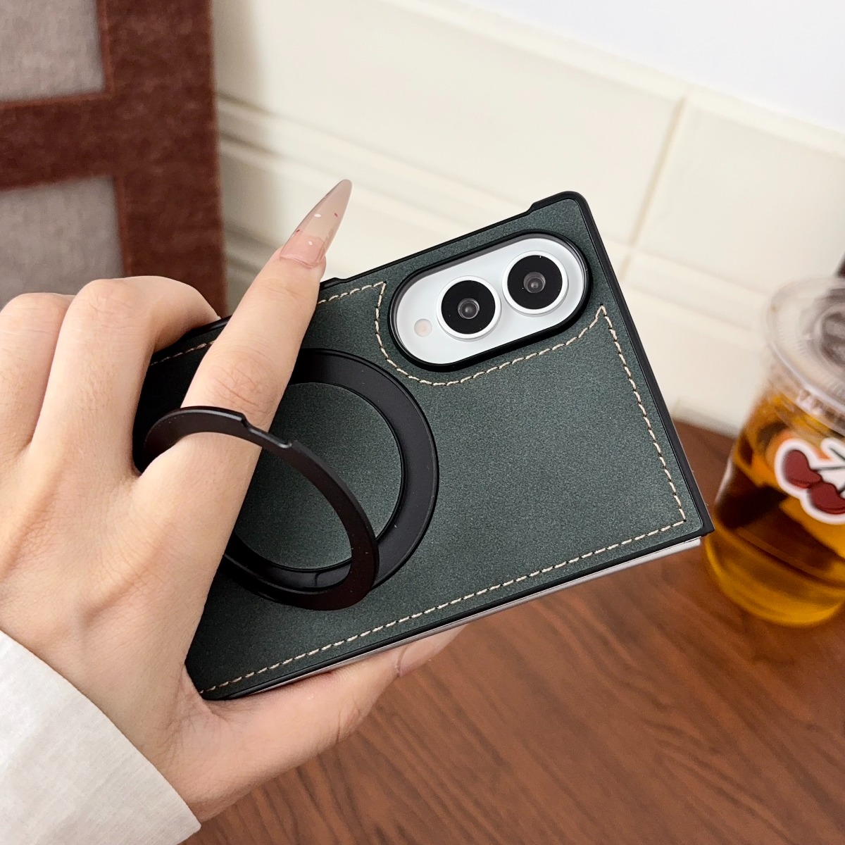 Luxury Sheepskin Leather Phone - đánh giá và giá Magnetic Charging Stand